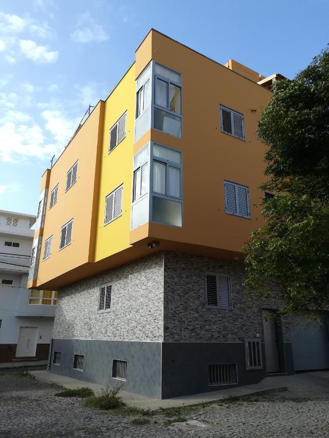 Private Apartament Celestina & Carlos Mindelo Bagian luar foto